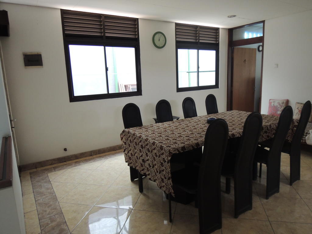 Rumah Polonia Guest House Jakarta Exteriör bild