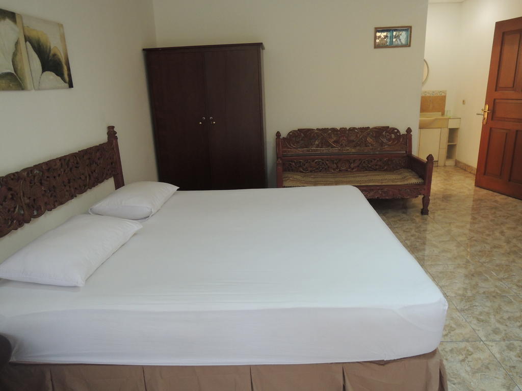 Rumah Polonia Guest House Jakarta Exteriör bild