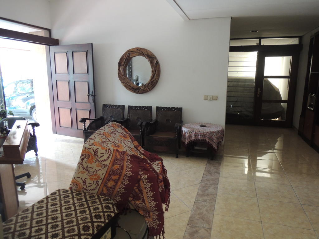 Rumah Polonia Guest House Jakarta Exteriör bild